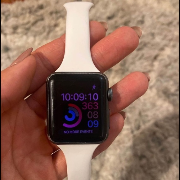 Series 1 Apple Watch 38mm and charger - Picture 2 of 7